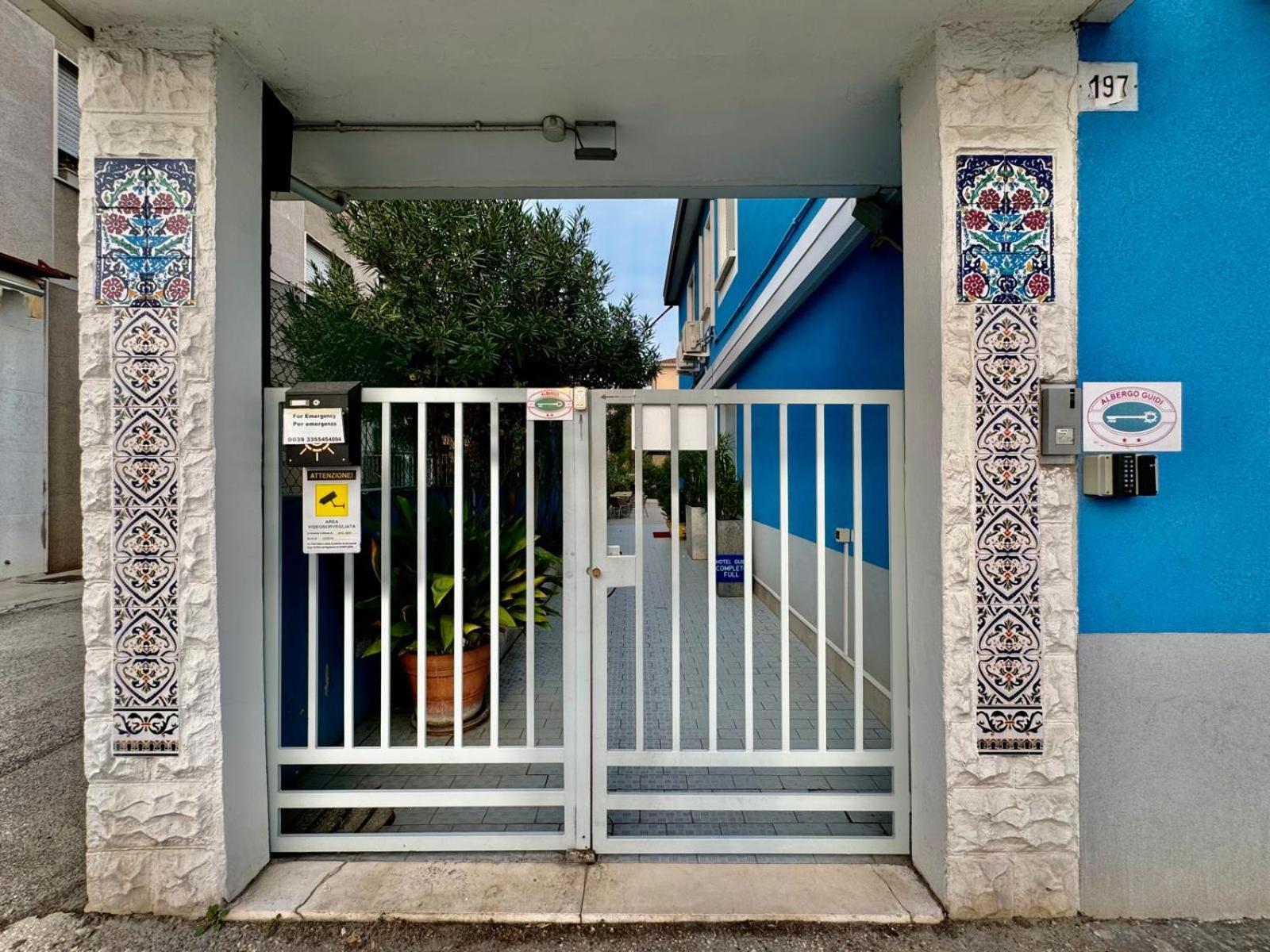מסטרה Hotel Guidi מראה חיצוני תמונה