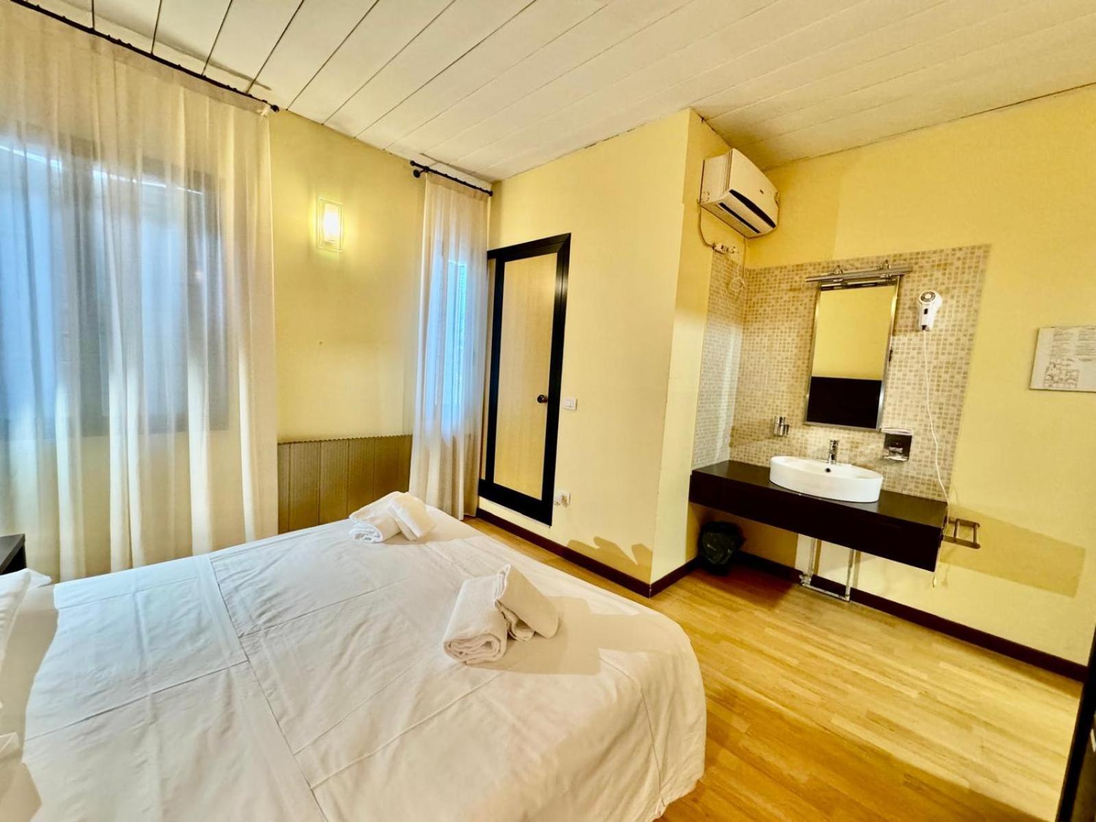מסטרה Hotel Guidi מראה חיצוני תמונה